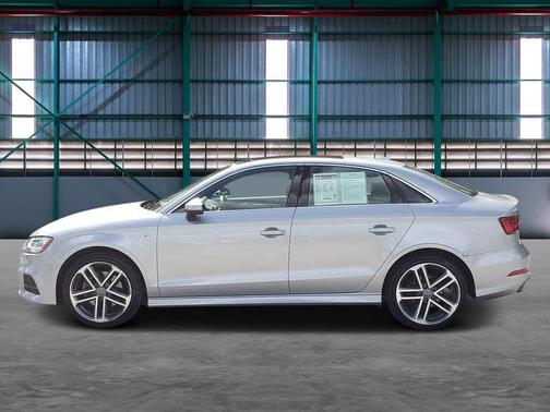 Florett Silver Metallic 2018 Audi A3 2.0T Premium