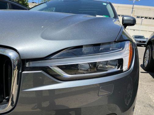 Osmium Gray Metallic 2019 Volvo XC60 T5 Momentum