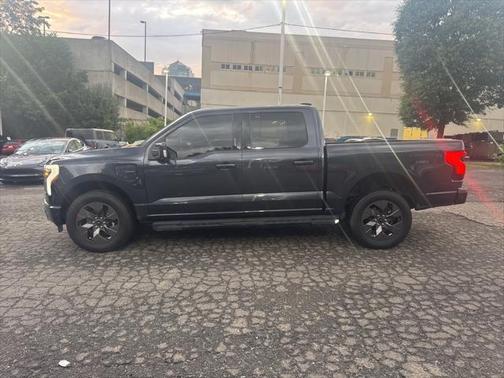 2022 Ford F-150 Lightning LARIAT