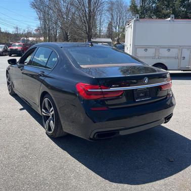 Ruby Black Metallic 2018 BMW 750 i xDrive