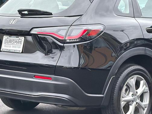 Black 2025 Honda HR-V LX