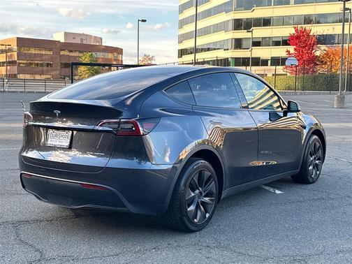 2024 Tesla Model Y Long Range Dual Motor All-Wheel Drive