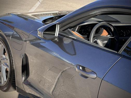 2023 Audi e-tron GT Premium Plus quattro