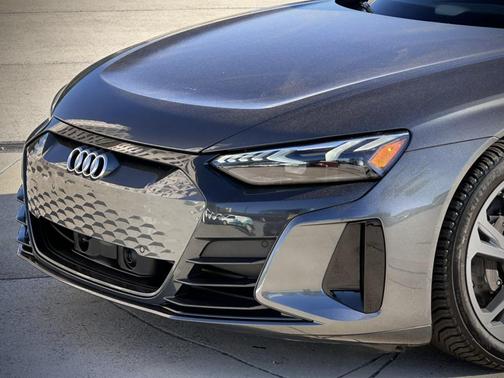 2023 Audi e-tron GT Premium Plus quattro