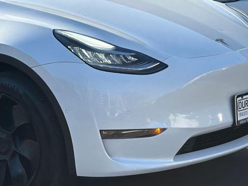 Pearl White Multi-Coat 2021 Tesla Model Y Long Range Dual Motor All-Wheel Drive