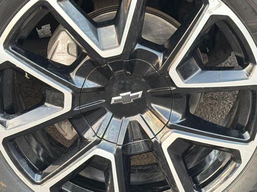 2024 Chevrolet Suburban RST