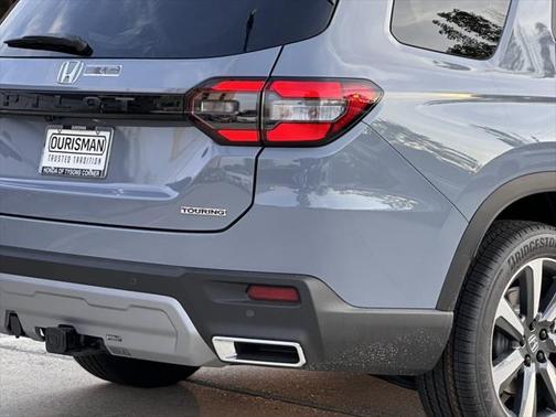 2025 Honda Pilot Touring 8-Passenger