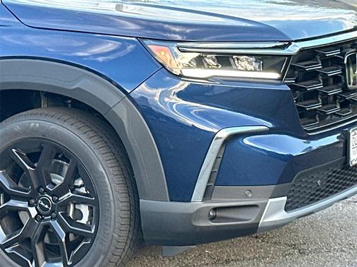 2025 Honda Pilot Touring 8-Passenger