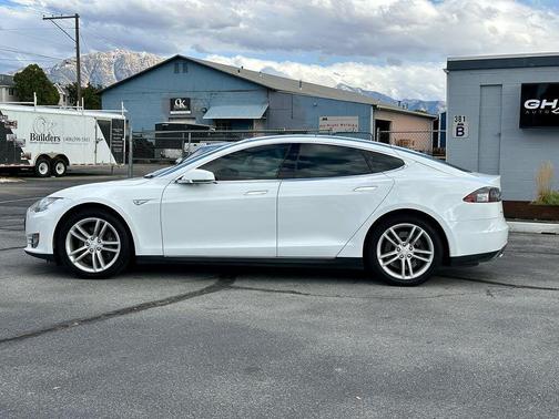 2013 Tesla Model S 