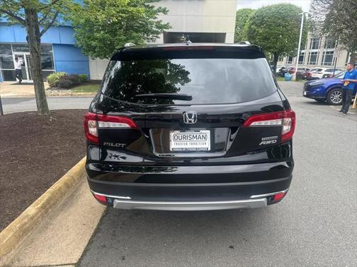 2022 Honda Pilot Touring 8-Passenger