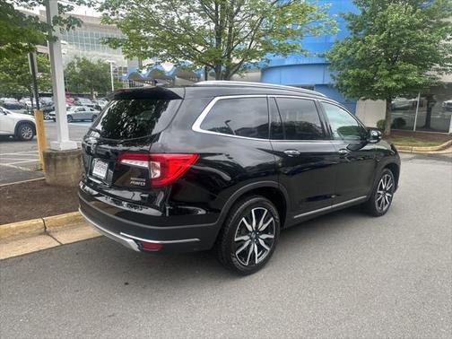 2022 Honda Pilot Touring 8-Passenger