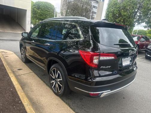 2022 Honda Pilot Touring 8-Passenger
