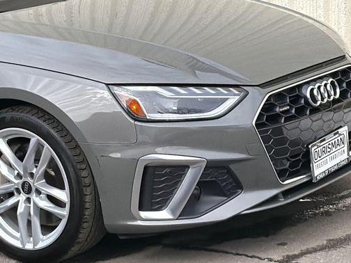 2024 Audi A4 45 S line Premium Plus