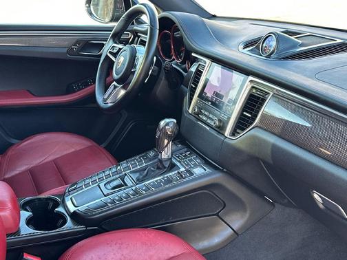 2017 Porsche Macan GTS