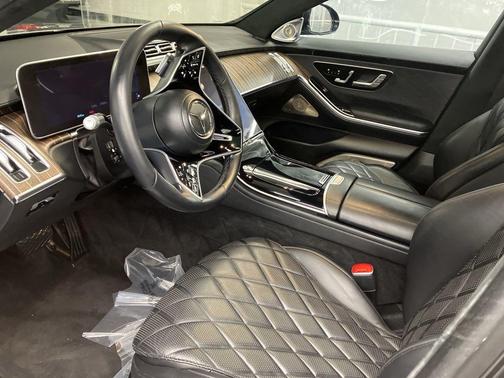 Graphite Gray Metallic 2022 Mercedes-Benz S-Class 4MATIC