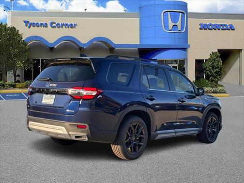 2025 Honda Pilot Touring 8-Passenger