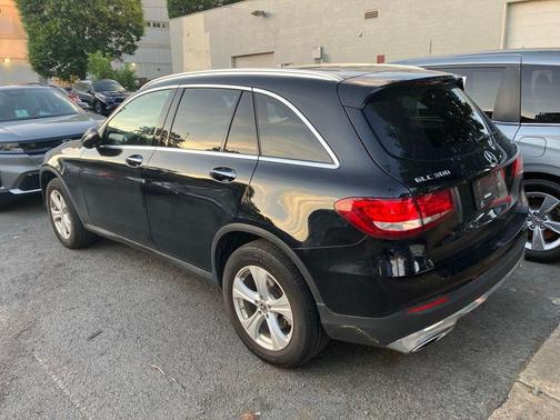 Black 2018 Mercedes-Benz GLC 300 4MATIC