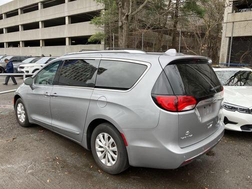 2018 Chrysler Pacifica Touring-L