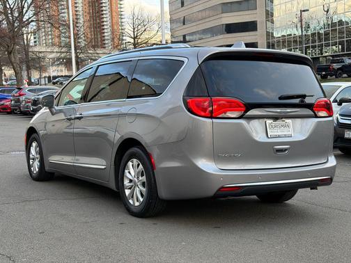 2018 Chrysler Pacifica Touring-L