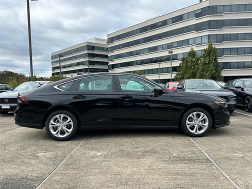 2025 Honda Accord LX 1.5T