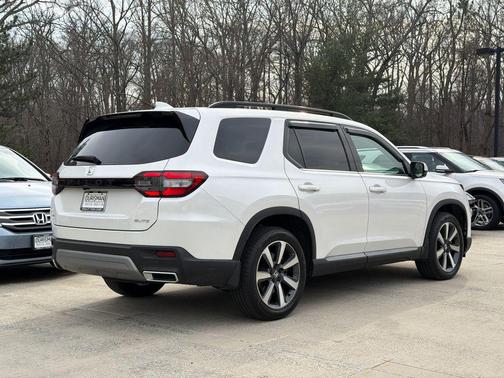 2023 Honda Pilot AWD Elite