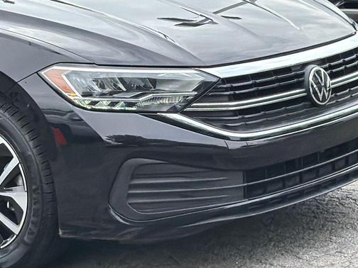 Deep Black Pearl 2024 Volkswagen Jetta 1.5T S