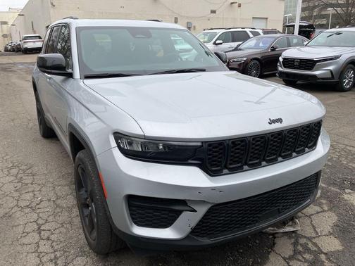 2023 Jeep Grand Cherokee Altitude