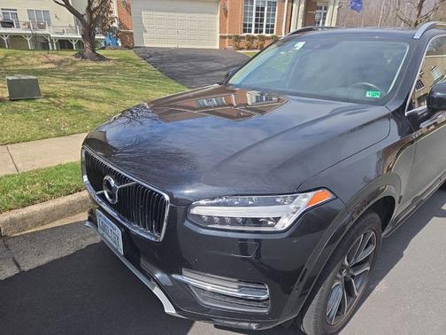 2016 Volvo XC90 T6 Momentum