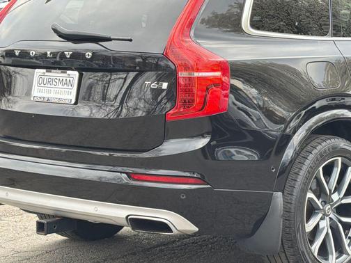 2016 Volvo XC90 T6 Momentum