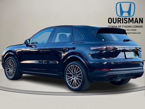 2023 Porsche Cayenne Platinum Edition