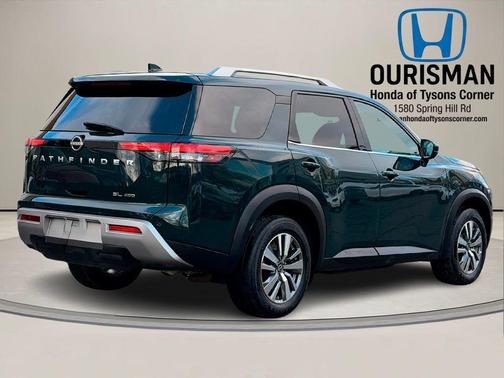 2025 Nissan Pathfinder SL 4WD