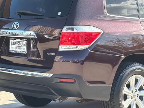 Sizzling Crimson Mica 2011 Toyota Highlander SE