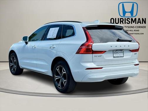2022 Volvo XC60 Momentum