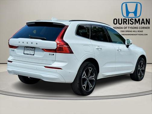 2022 Volvo XC60 Momentum