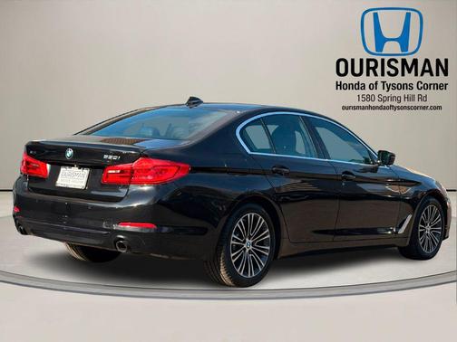 Black Sapphire Metallic 2019 BMW 530 xDrive