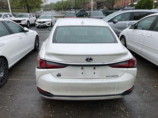 Eminent White Pearl 2021 Lexus ES 300h Base