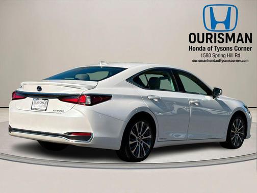 2021 Lexus ES 300h Base