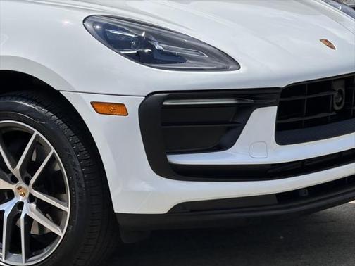 2023 Porsche Macan Base