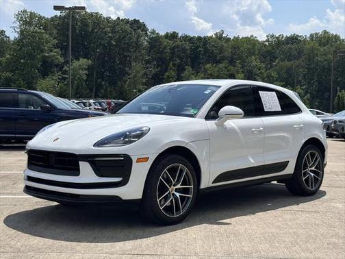 2023 Porsche Macan Base