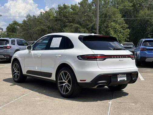 2023 Porsche Macan Base