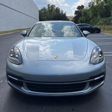 2019 Porsche Panamera 4