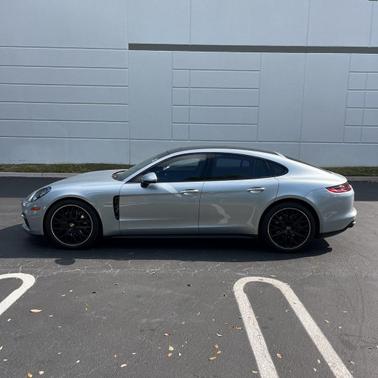 2019 Porsche Panamera 4