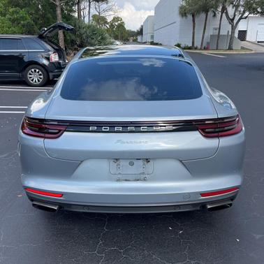 2019 Porsche Panamera 4