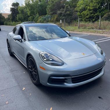 2019 Porsche Panamera 4