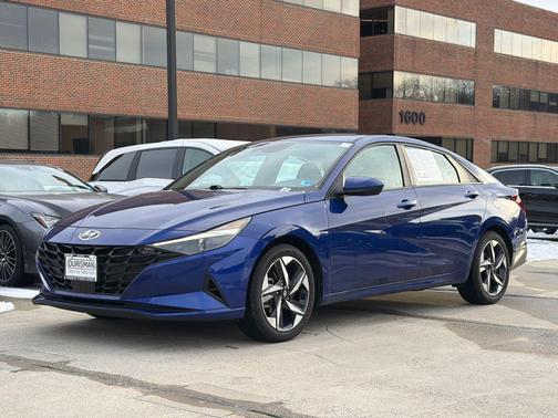 2023 Hyundai ELANTRA SEL