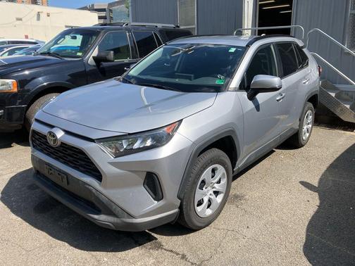 Silver Sky Metallic 2019 Toyota RAV4 LE