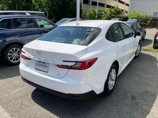 Ice Cap 2026 Toyota Camry LE