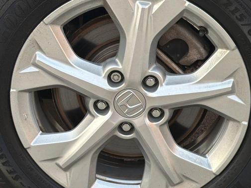 Platinum White Pearl 2023 Honda HR-V LX