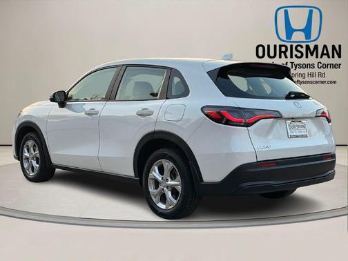 Platinum White Pearl 2023 Honda HR-V LX