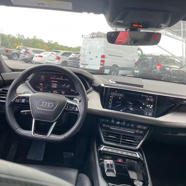 2022 Audi e-tron GT Prestige